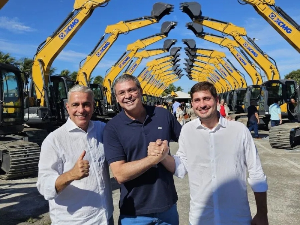 Governo Federal entrega 141 máquinas agrícolas a 44 municípios do RJ