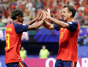 Espanha desencanta e vence a 1ª na Copa goleando a Arábia Saudita