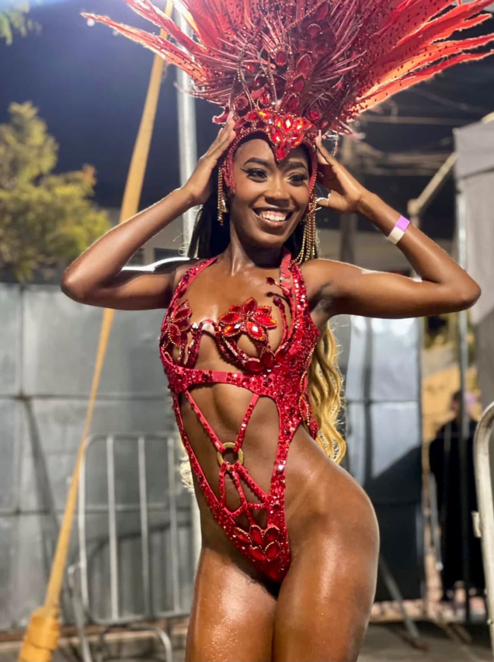 Da Baixada para o Sambódromo: Luana Guedes brilha como Passista Show do Salgueiro