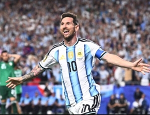 Messi brilha com dois gols e conduz Argentina à vitória sobre a Áustria