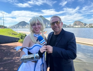 Quando o jogo encontra o dragão milenar: Luana Jabour, a cosplayer que personificou a China dentro do Festival das Águas no Rio