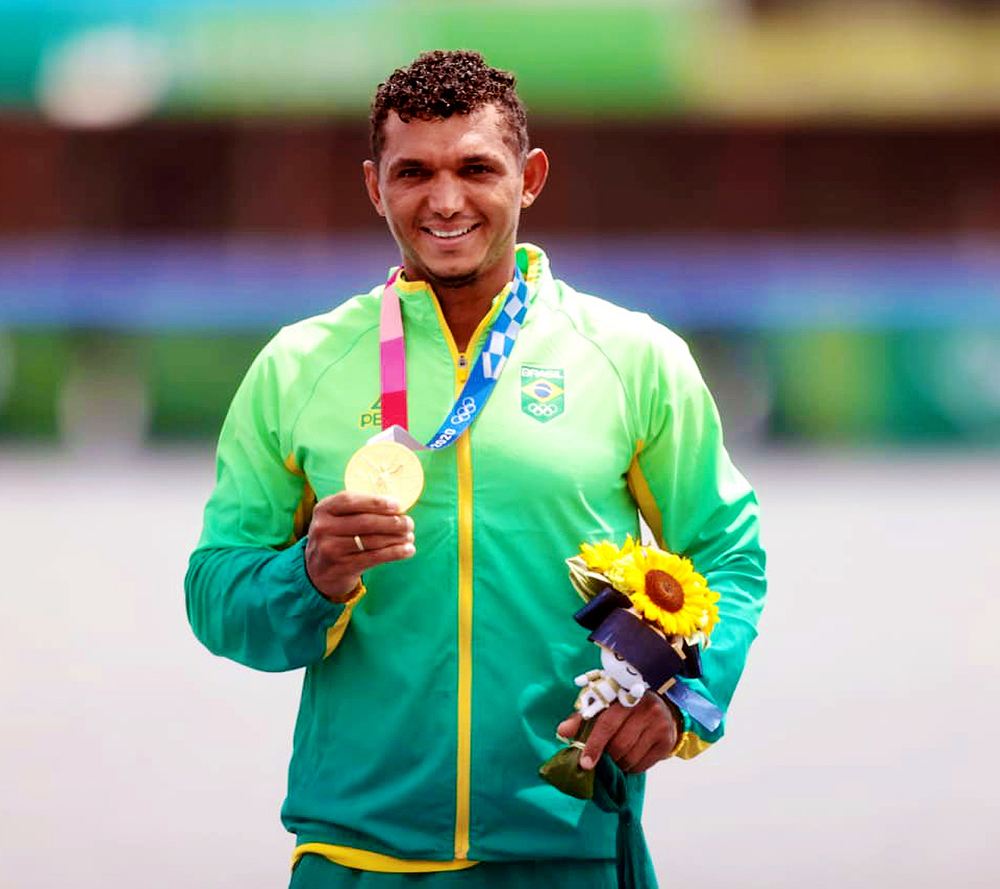 Isaquias leva o ouro e chega a quatro medalhas