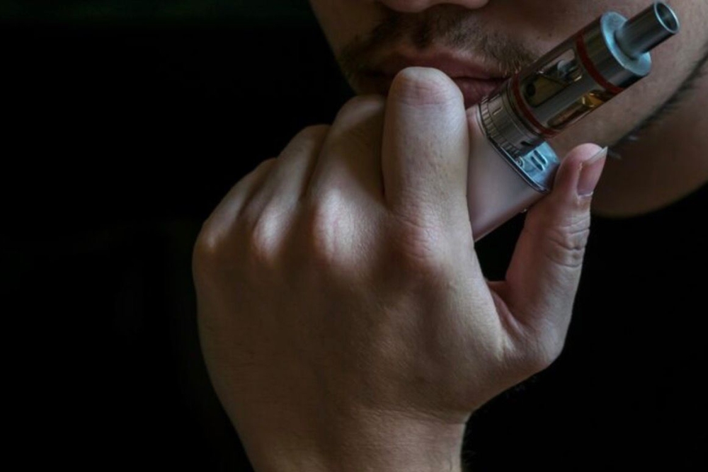 Avanço dos vapes entre jovens acende alerta para a saúde pública 