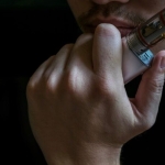 Avanço dos vapes entre jovens acende alerta para a saúde pública 