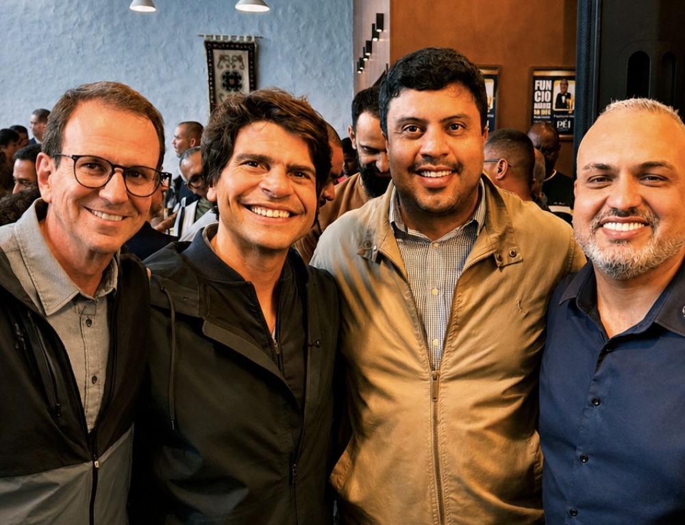 Marcos Tavares reúne mais de 300 lideranças e fortalece aliança com Eduardo Paes rumo às eleições de 2026
