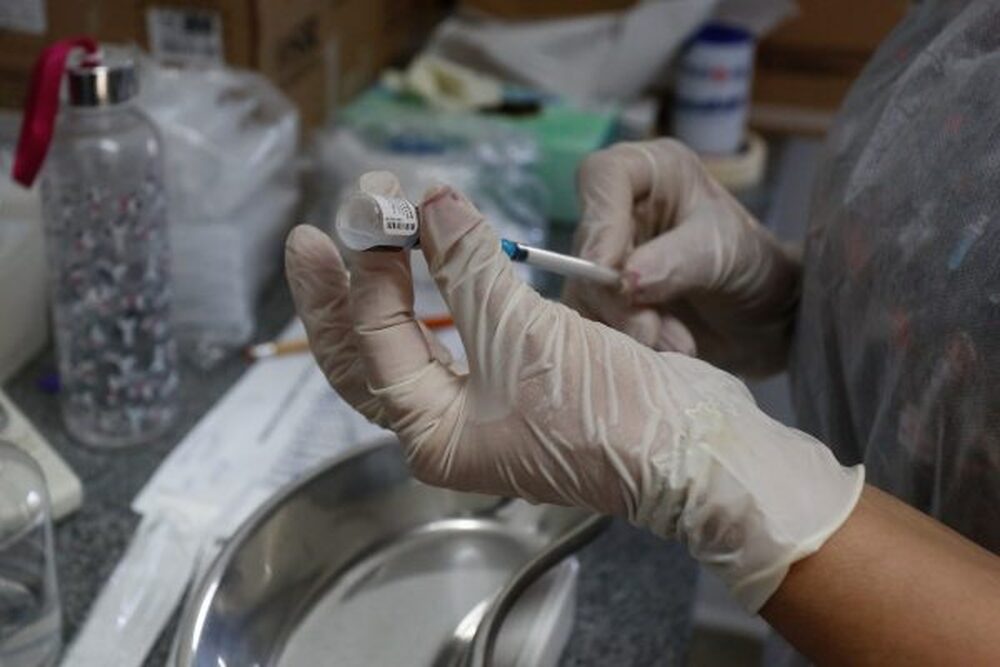 Vacinação acelerada e variante Delta: o que esperar da pandemia de Covid em agosto?