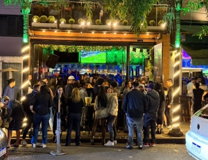 Xiu! Bar Vila Madalena: pagode, gastronomia e diversão em um dos bairros mais boêmios de São Paulo
