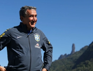 Parreira tem piora clínica, respira com ajuda de aparelhos e passa por cirurgia