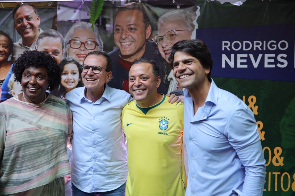 Rodrigo Neves completa 50 anos e reúne lideranças políticas do Estado