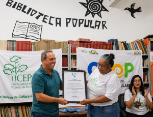 Livro sobre os 40 anos dos CIEPs é lançado em evento no CEPRO, em Rio das Ostras