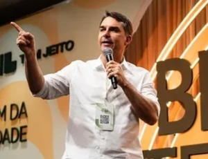 Flávio rebate Michelle e nega participação em festa de Vorcaro: ‘equivocada’