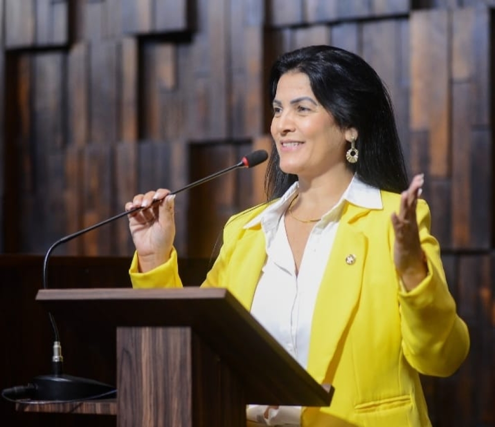 Fabiani Vasconcellos assume mandato como deputada estadual na Alerj