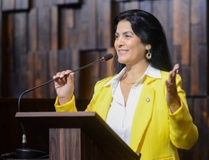Fabiani Vasconcellos assume mandato como deputada estadual na Alerj
