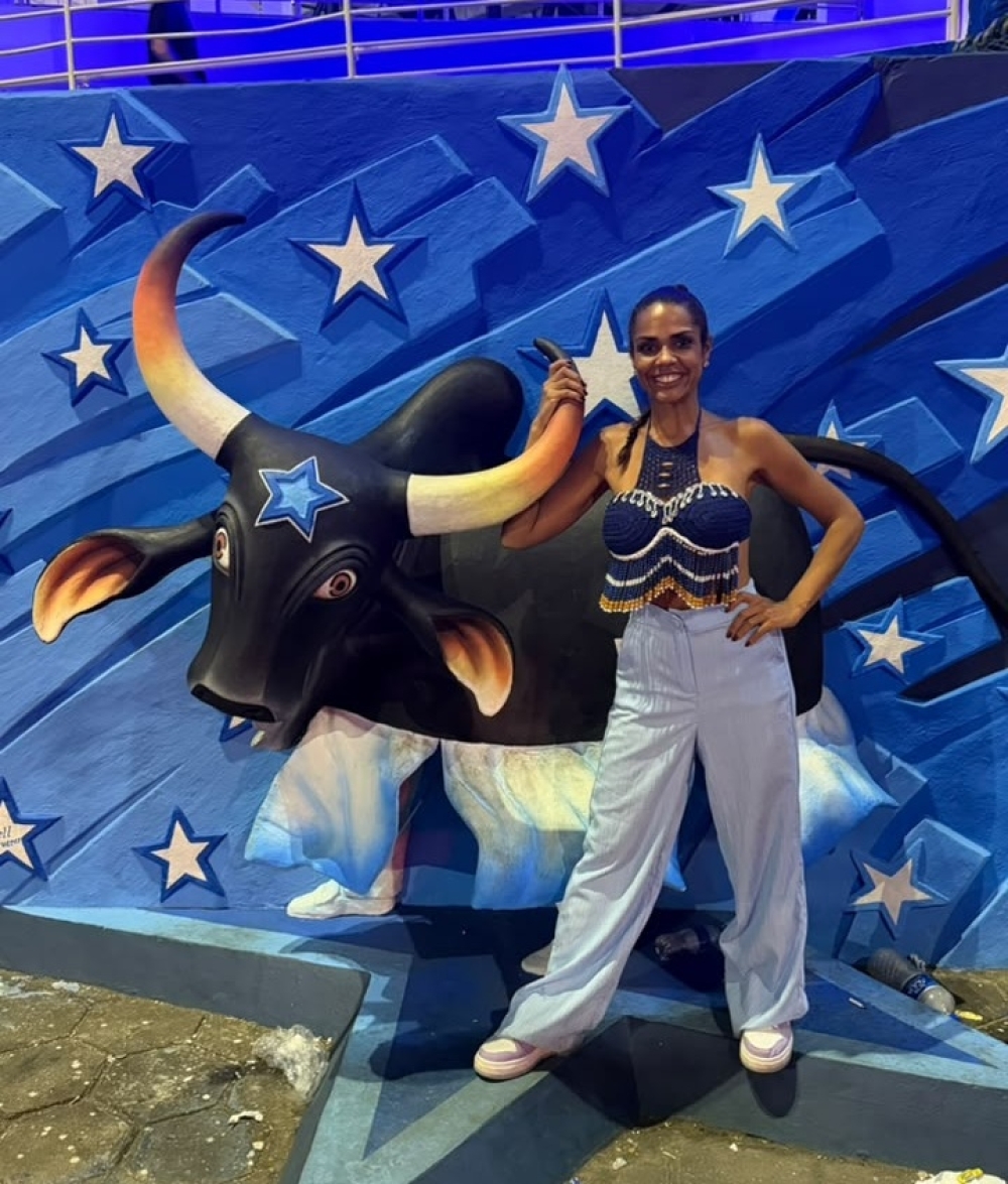 Nathalia Brito celebra estreia no Festival de Parintins e acompanha título do Boi Caprichoso: 