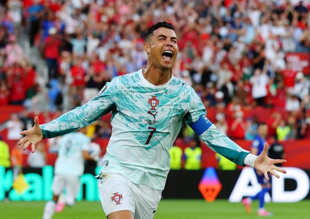 Cristiano Ronaldo encerra jejum em Copas, Portugal vence Croácia nos acréscimos e garante duelo ibérico contra a Espanha
