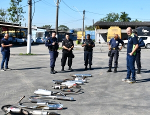 Tande Vieira acompanha destruição de mais 100 escapamentos adulterados e reforça combate à poluição sonora em Resende
