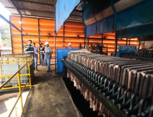 Prefeitura de Nova Iguaçu aciona Inea e acompanha vistoria em empresa de refino de óleos lubrificantes