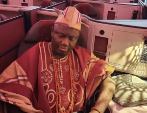 Alaafin de Oyó embarca para o Brasil para conferência internacional sobre patrimônio cultural iorubá