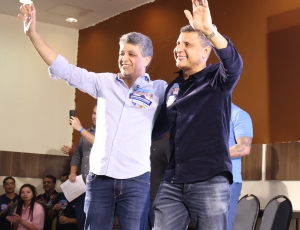 Irmãos médicos e deputados, Deodalto e Dr. Flávio ampliam força política na Baixada sob coordenação de Rodrigo Luiz