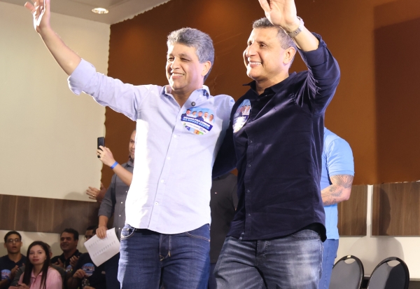 Irmãos médicos e deputados, Deodalto e Dr. Flávio ampliam força política na Baixada sob coordenação de Rodrigo Luiz
