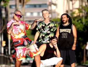 Defalla anuncia relançamento de Kingzobullshitbackinfulleffect92, com faixas inéditas, e turnê 