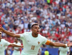  Mbappé e Dembélé brilham, França vence Marrocos e garante vaga na semifinal da Copa do Mundo