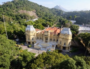 Governador em exercício planeja reduzir 37% das secretarias do Rio de Janeiro