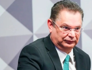 Sóstenes e outros dois deputados do PL são ‘laranjas’ de Valdemar em emendas, diz jornal