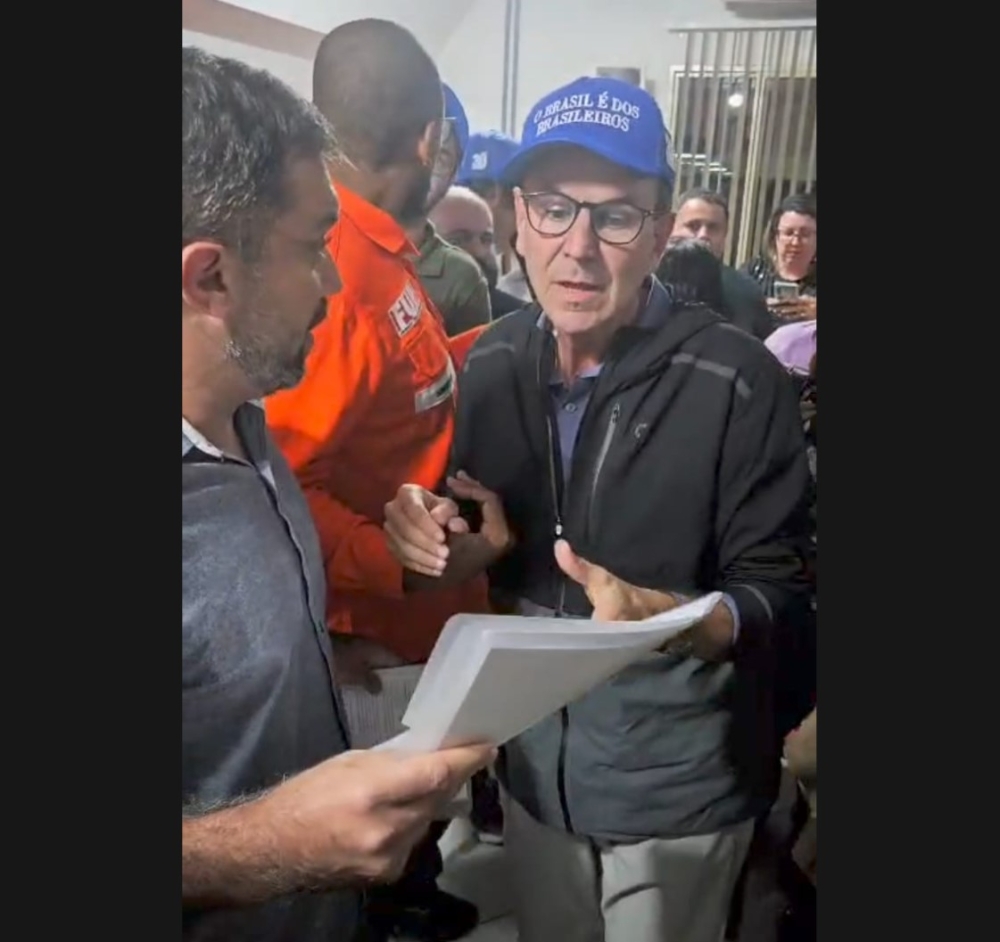 Sintsama entrega carta compromisso a Eduardo Paes e cobra posição sobre o futuro da Cedae