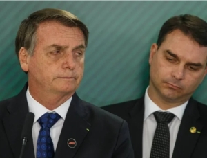 Moraes suspende visitas de Flávio e cobra explicações de Bolsonaro