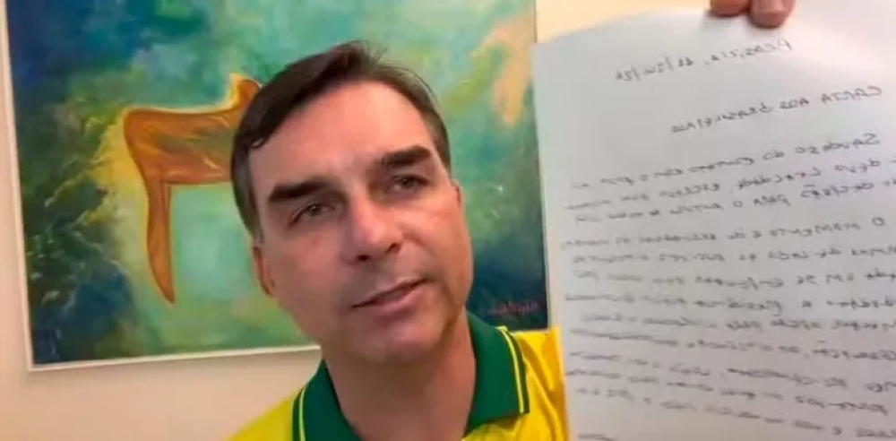 OAB pede a Moraes para liberar ‘comunicação pessoal e reservada’ entre Flávio e Jair Bolsonaro após suspensão de visitas