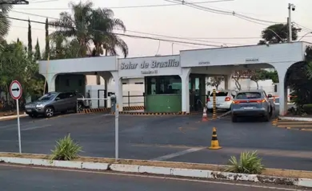Moraes suspende visitas a Bolsonaro na prisão domiciliar