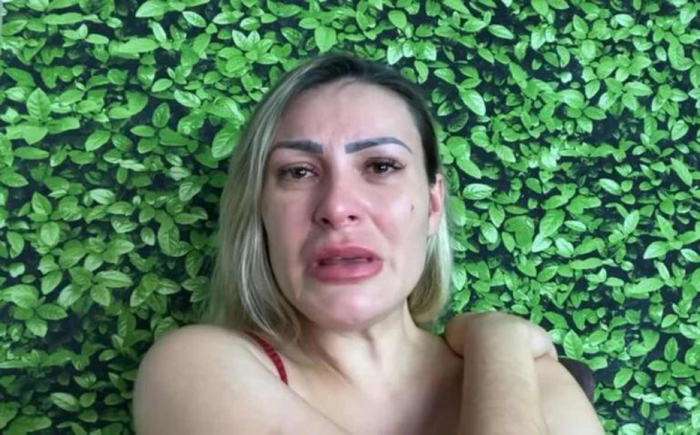 Andressa Urach faz apelo a bispo da Universal para voltar: 'Tem que me perdoar'