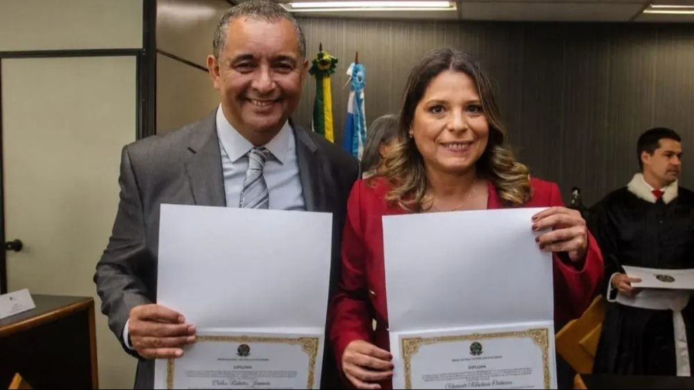 Câmara de Japeri intima prefeita e vice em processo que pode cassar mandatos