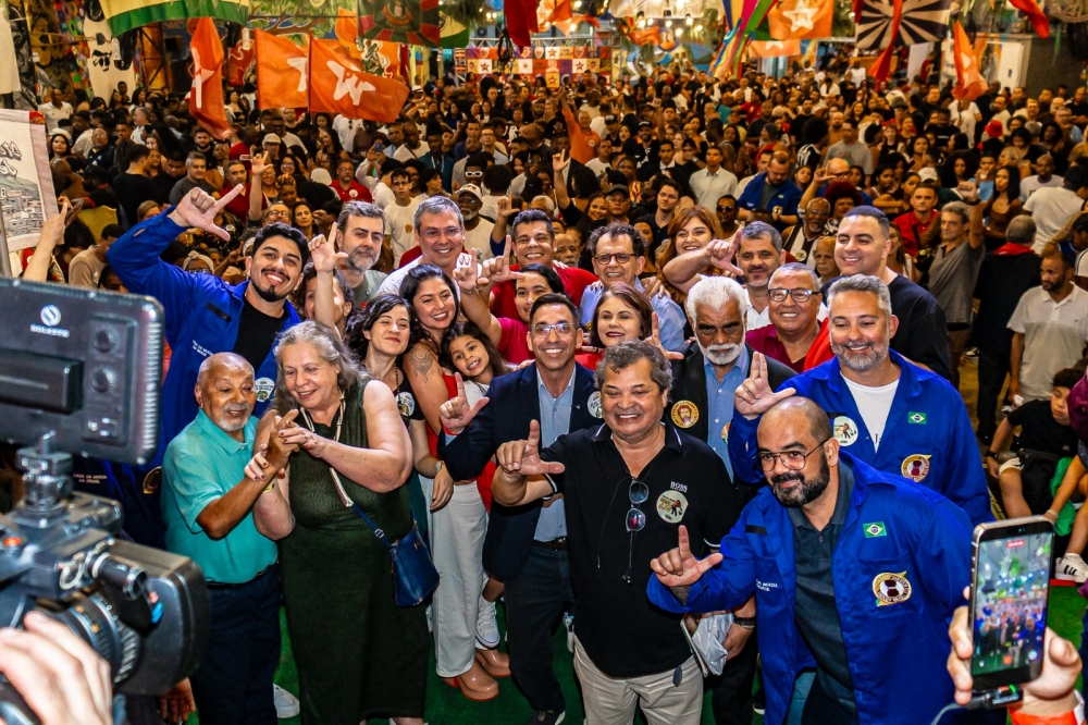 Com a presença de 2 mil pessoas, Leonel de Esquerda lança pré-candidatura a deputado estadual do Rio