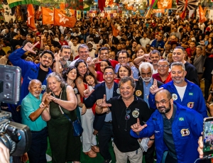 Com a presença de 2 mil pessoas, Leonel de Esquerda lança pré-candidatura a deputado estadual do Rio