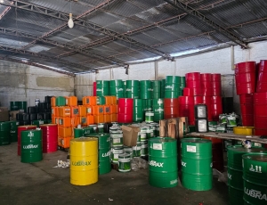 Operação Foco e Delegacia Fazendária desarticulam quadrilha que falsificava óleo lubrificante e graxa  em Duque de Caxias