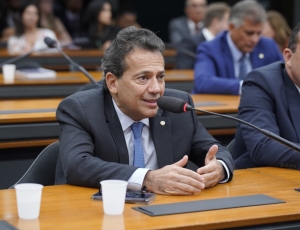 RICARDO ABRÃO APRESENTA PROJETO PARA AMPLIAR OPORTUNIDADES DE EMPREGO PARA MULHERES ACIMA DOS 40 ANOS.