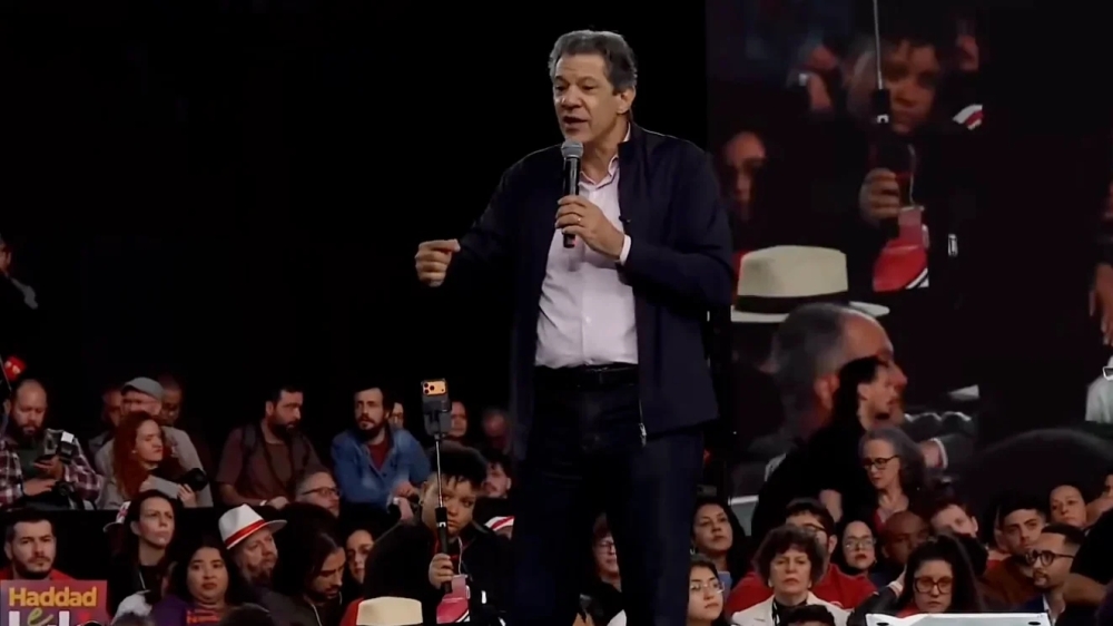 Haddad diz que Milei faz argentinos comerem carne de burro durante convenção do PT