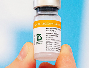 Estudo preliminar diz que CoronaVac é eficaz contra casos graves de Covid causados pela variante delta