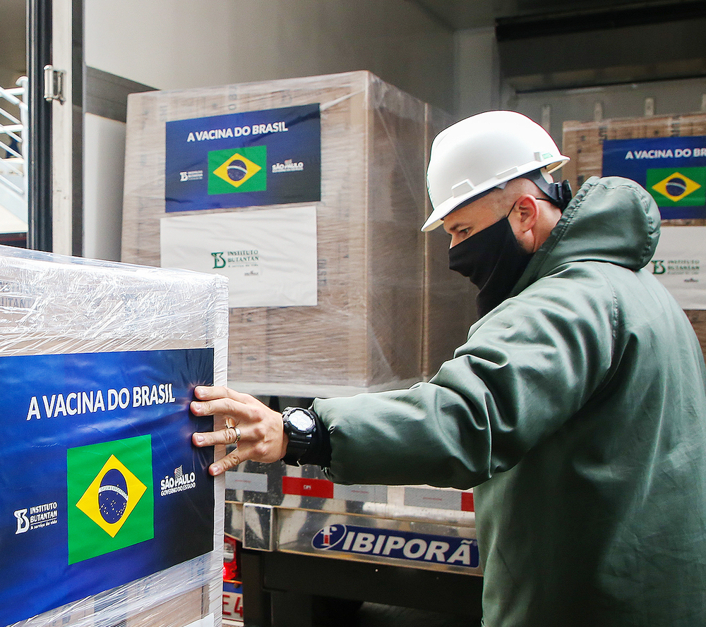 Com lote recorde, SP atinge 92,8 milhões de doses da vacina do Butantan entregues ao Brasil