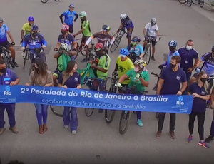 Cariocas viajaram 2400 km de bicicleta para falar com Bolsonaro contra o feminicídio e a pedofilia
