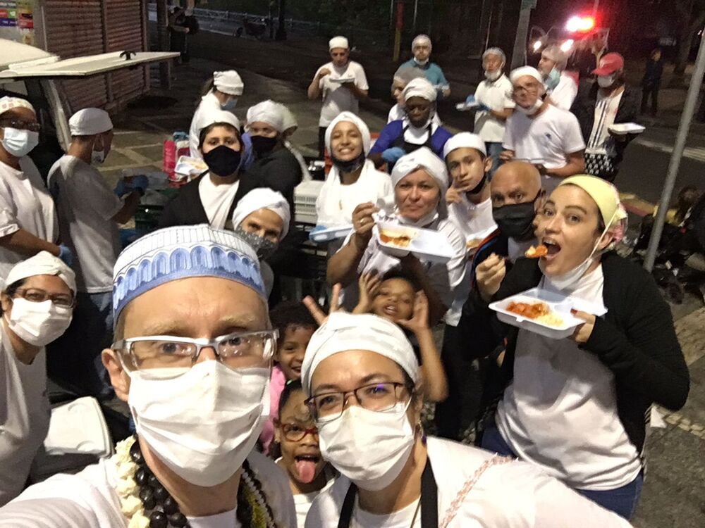 Festa Cosme e Damião em plena Praça da Sé