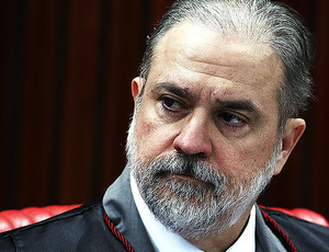Justiça aos pobres: Augusto Aras pede ao STF que proíba Defensoria Pública de acessar documentos