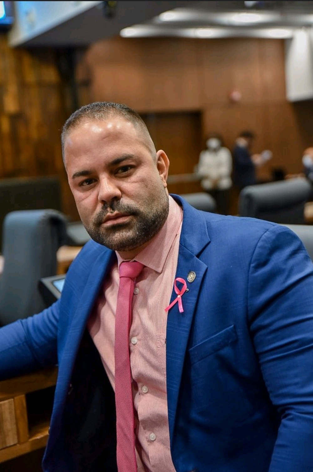 Deputado Filippe Poubel cobra intérprete de Libras na rede estadual de saúde do RJ
