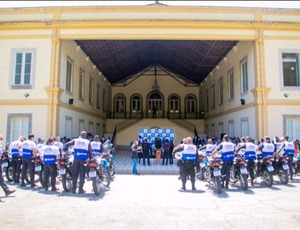 Governo do estado entrega mais 20 motocicletas para o programa Niterói Presente