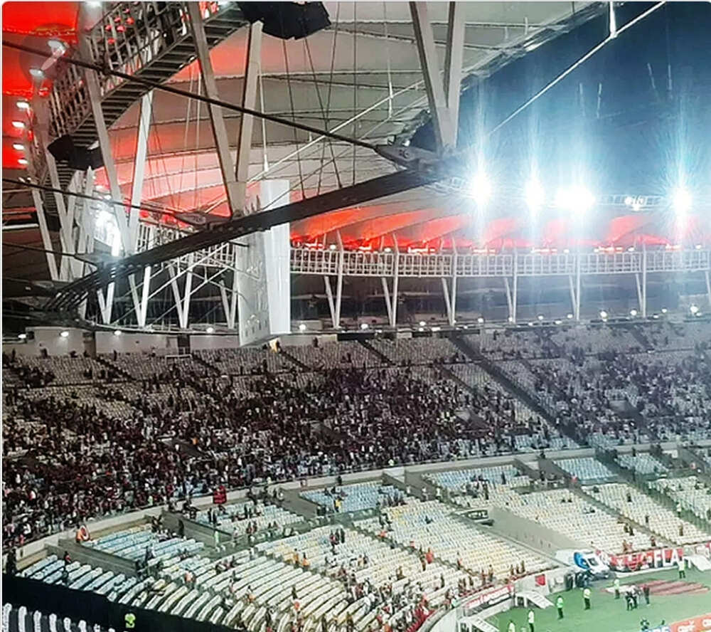 Flamengo irá a julgamento no STJD por causa de cantos homofóbicos da torcida