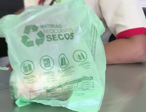 Projeto para anular a cobrança de sacolas plásticas nos supermercados do RJ ganha urgência na Alerj