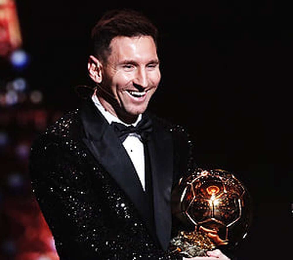 Messi amplia recorde e ganha 7ª Bola de Ouro da carreira