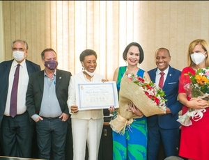 Thaylla de Souza, recebe título de cidadã  Niteroiense